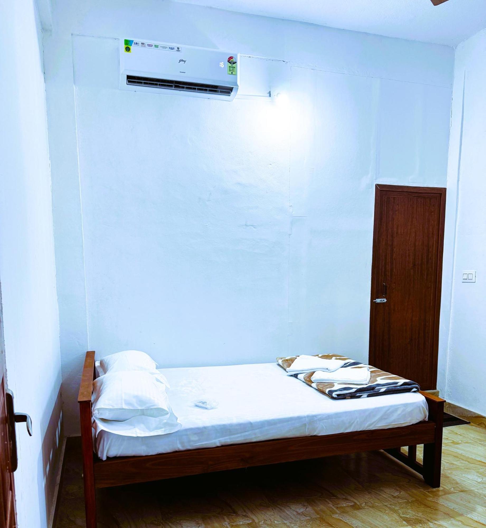 Vcs Apartments Parassinikadavu Parassinikkadavu Zewnętrze zdjęcie
