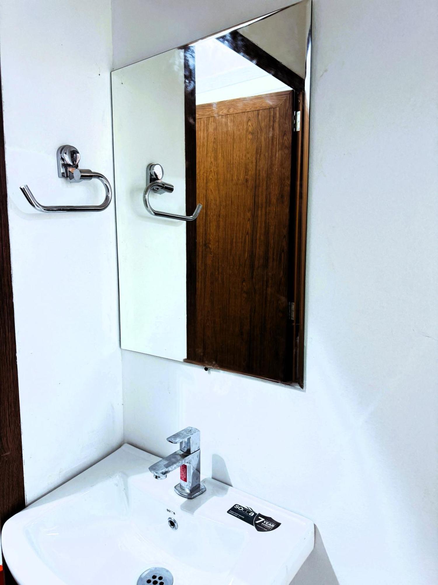 Vcs Apartments Parassinikadavu Parassinikkadavu Zewnętrze zdjęcie