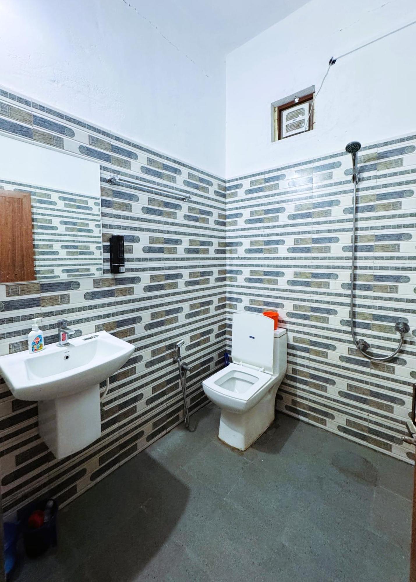 Vcs Apartments Parassinikadavu Parassinikkadavu Zewnętrze zdjęcie